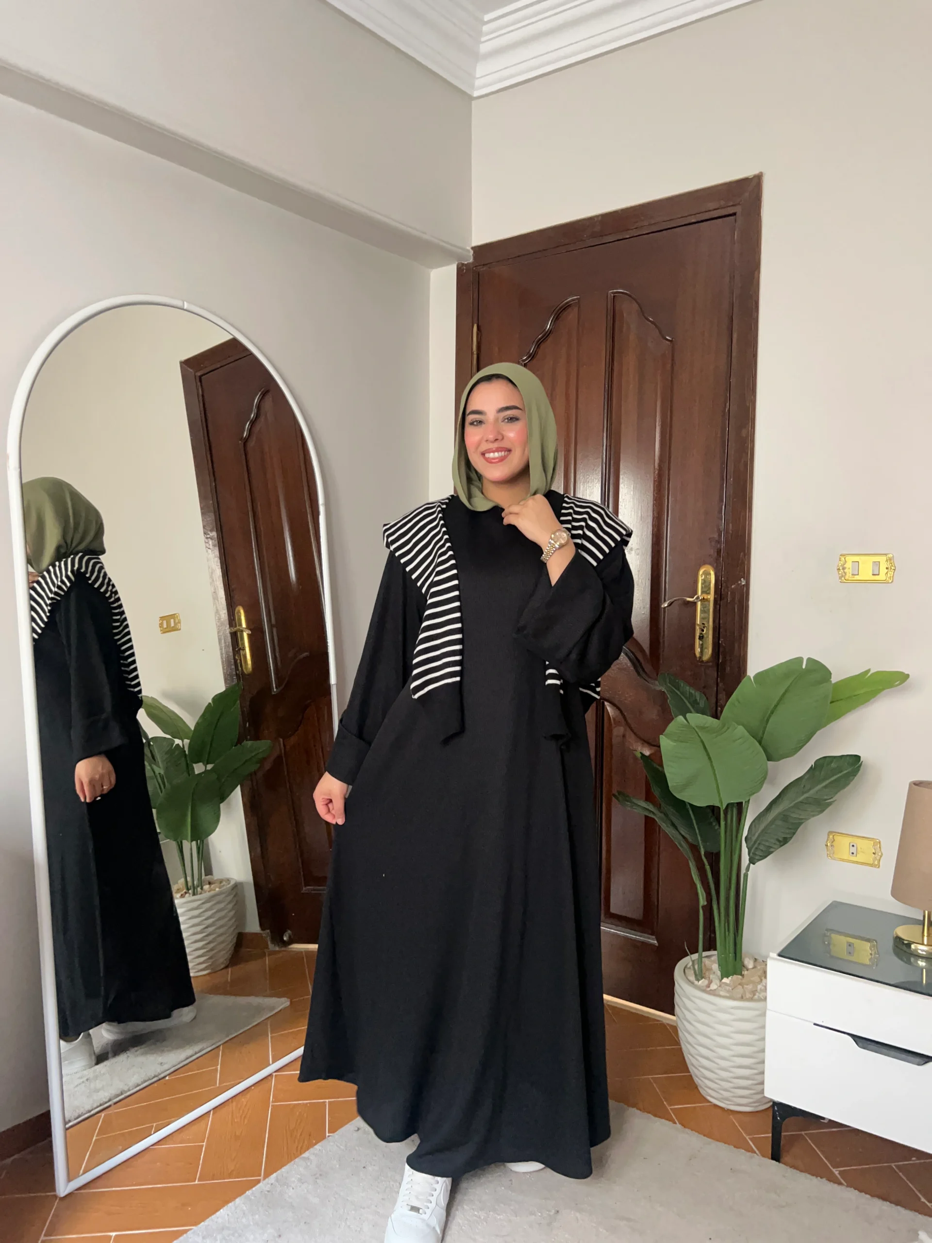 Flowy Dress - الصورة 3