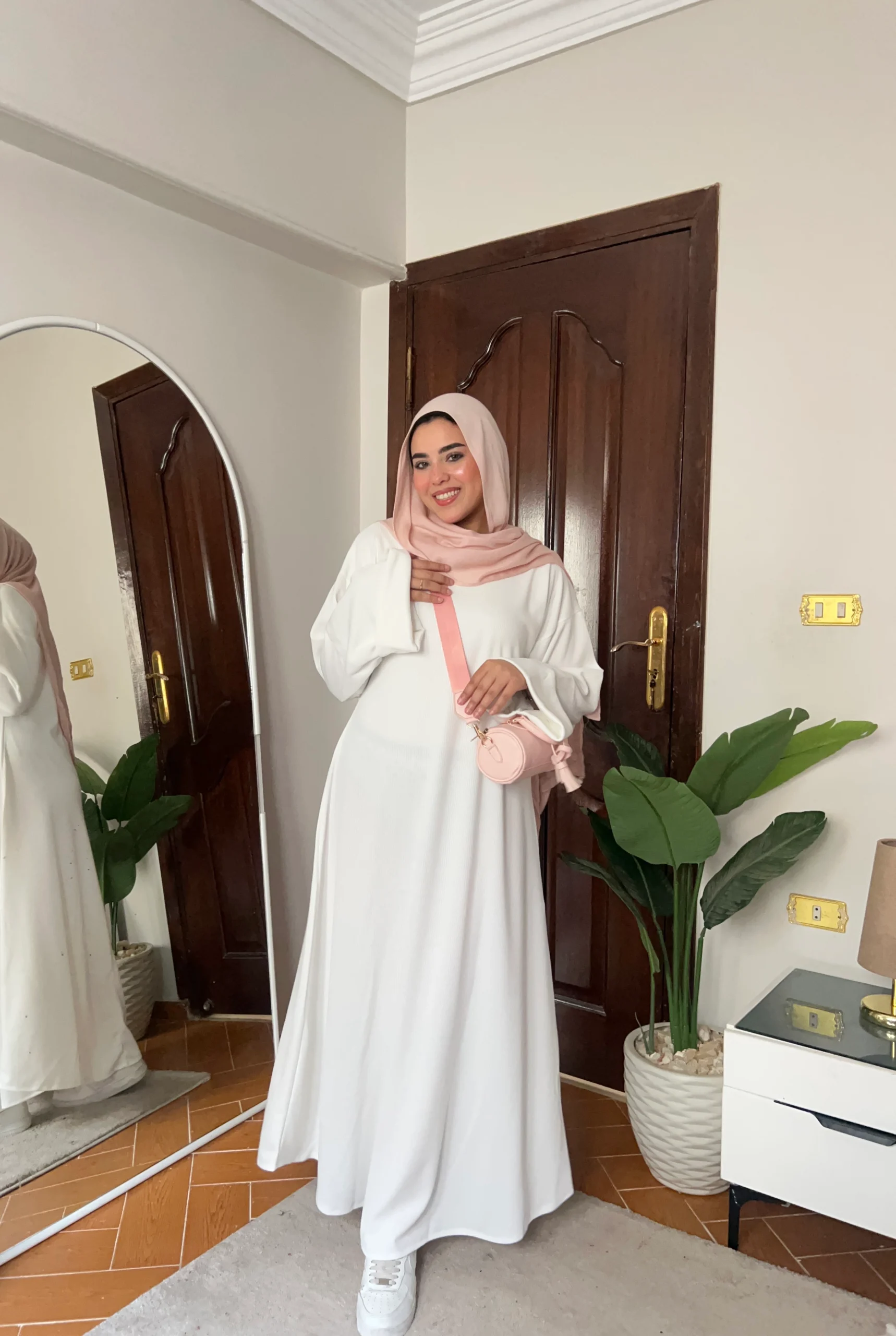 Flowy Dress - الصورة 2